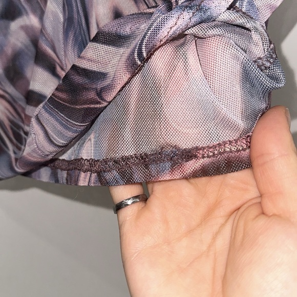 Y2K marble swirl patterned mesh tee - Picture 5 of 6